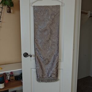 Elegant Gray Paisley Tapestry